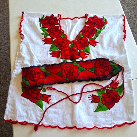 Tops - Mexican Embroidered Floral White Top